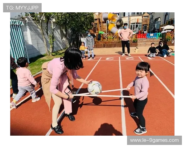 30个亲子互动游戏助力营造温馨家庭氛围提升幸福感